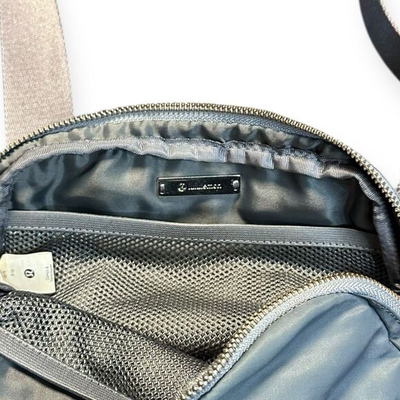 LULULEMON Everywhere Belt Bag 1L in Chambray - Picture 4 of 9